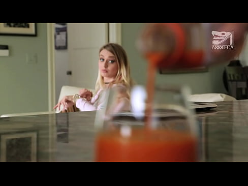 ❤️ Une fille chaude avec de gros seins et une chatte serrée reçoit la bite d'un perdant, mais très fort. ❌ Porno de qualité at us ❌️❤