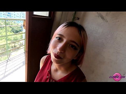 ❤️ Une étudiante sensuelle suce un étranger dans l'Outback - sperme sur son visage ❌ Porno de qualité at us ❌️❤